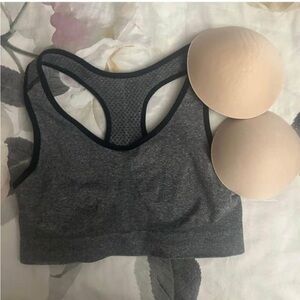 Old Navy Sports Bra w removable padding